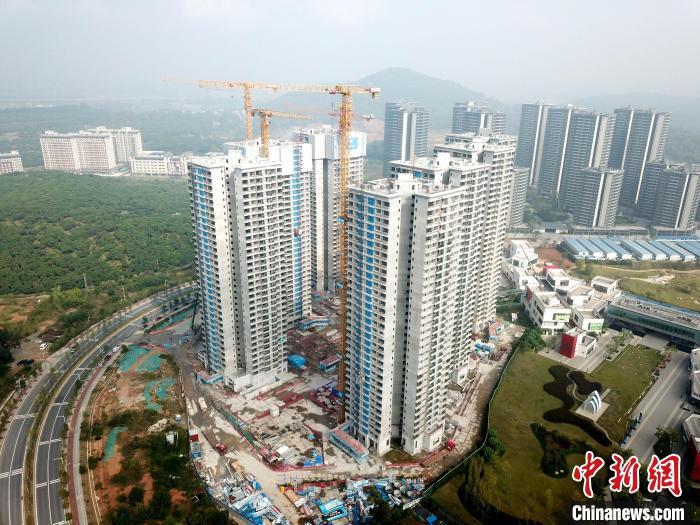 廣州一在建樓盤。 范少鵬 攝