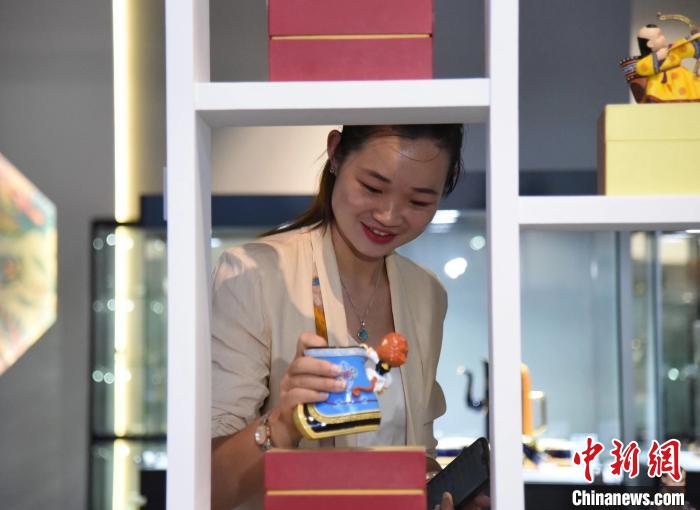 草原文化遺產保護日：千余款傳統工藝和文創產品開展