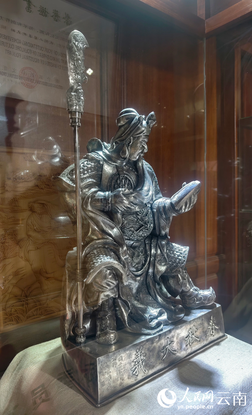 5寸發標制作的關公像。人民網記者 符皓攝