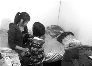 小梅現在只身帶著女兒，生活困難 圖片來源：溫州網